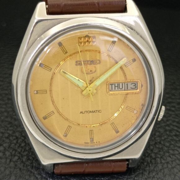 Vintage 1993 Seiko Automatic Mens Silver Watch W/daydate & Gold accents - Picture 4 of 10